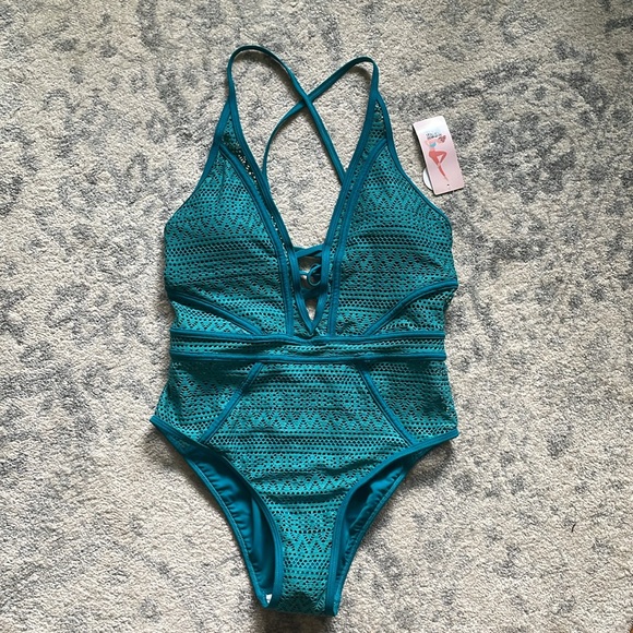 NWT Woman’s Crochet One-Piece Monokini Bathing Suit - Picture 3 of 10